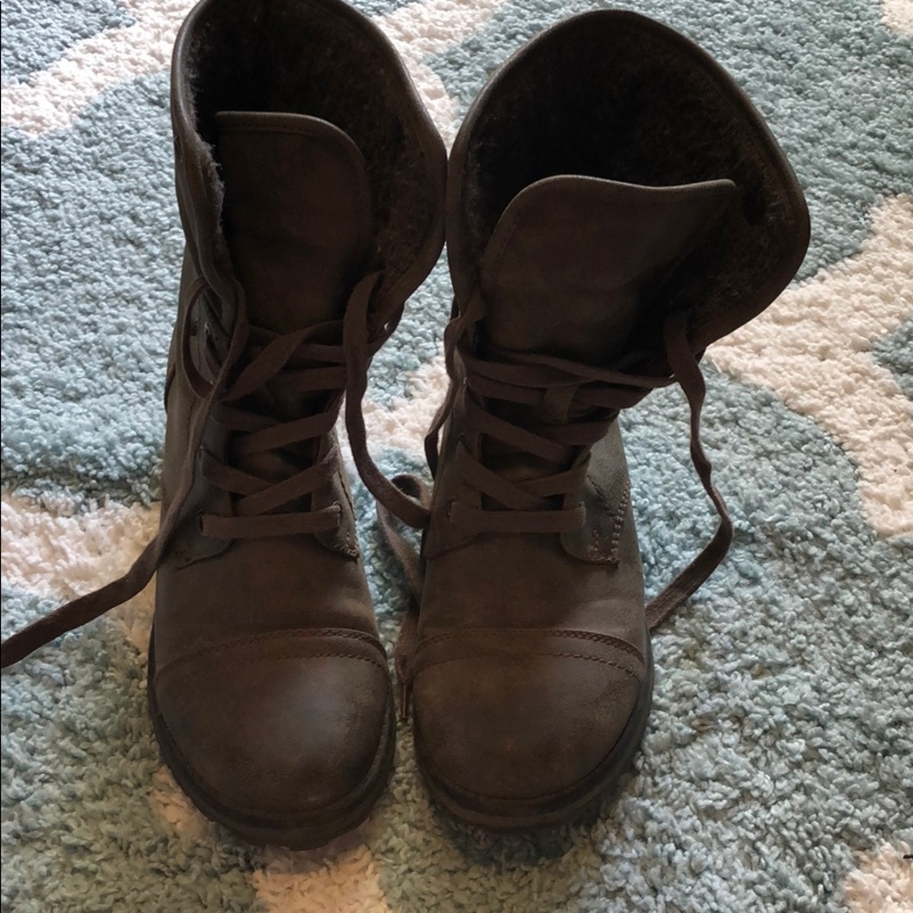 Roxy boots